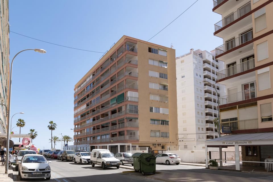 Property building, Facade/entrance, Off site