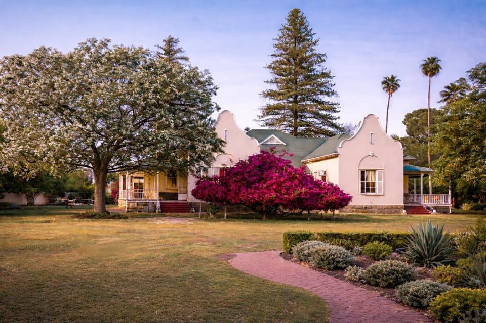 Property building, Natural landscape, Garden, Garden, Garden view