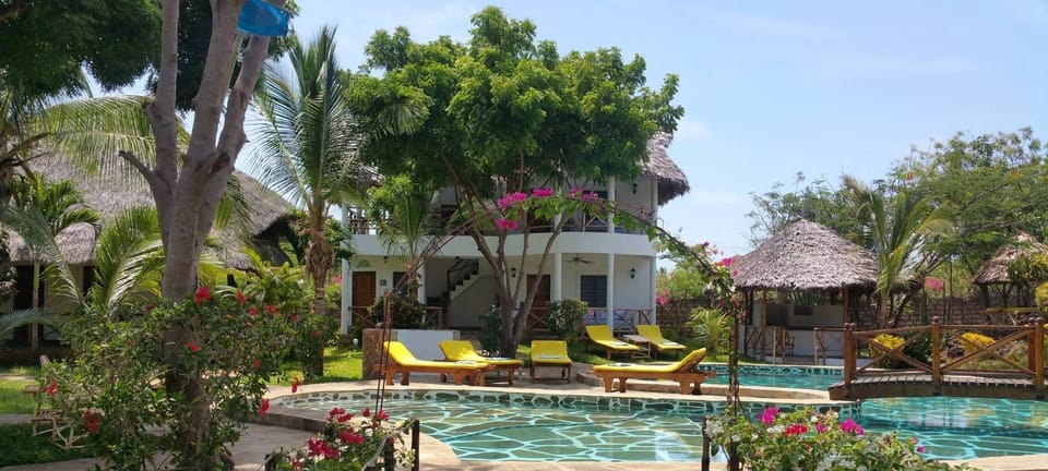 Property building, Swimming pool