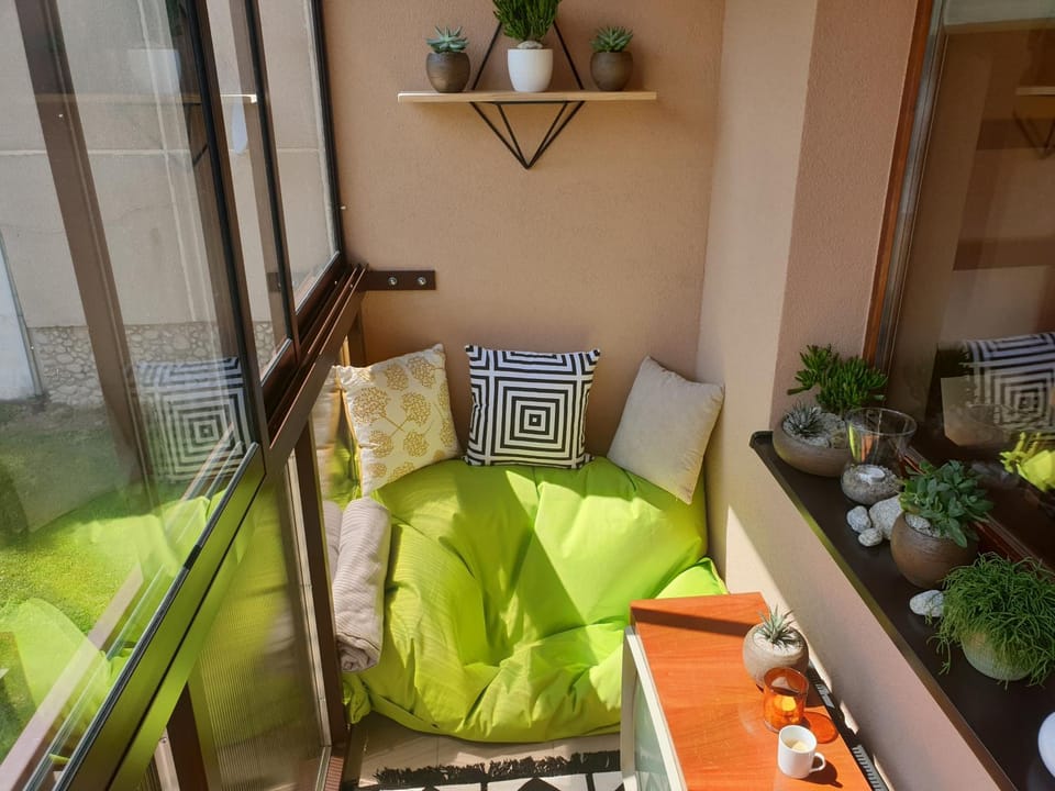 Patio, Seating area