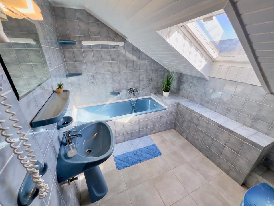 Toilet, Bathroom, Bath