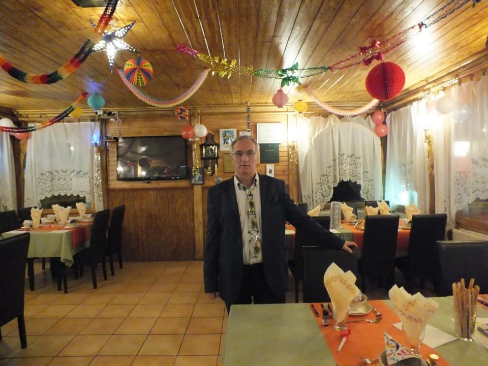 Staff, Restaurant/places to eat