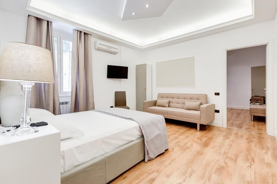TV and multimedia, Photo of the whole room, Decorative detail, Bedroom