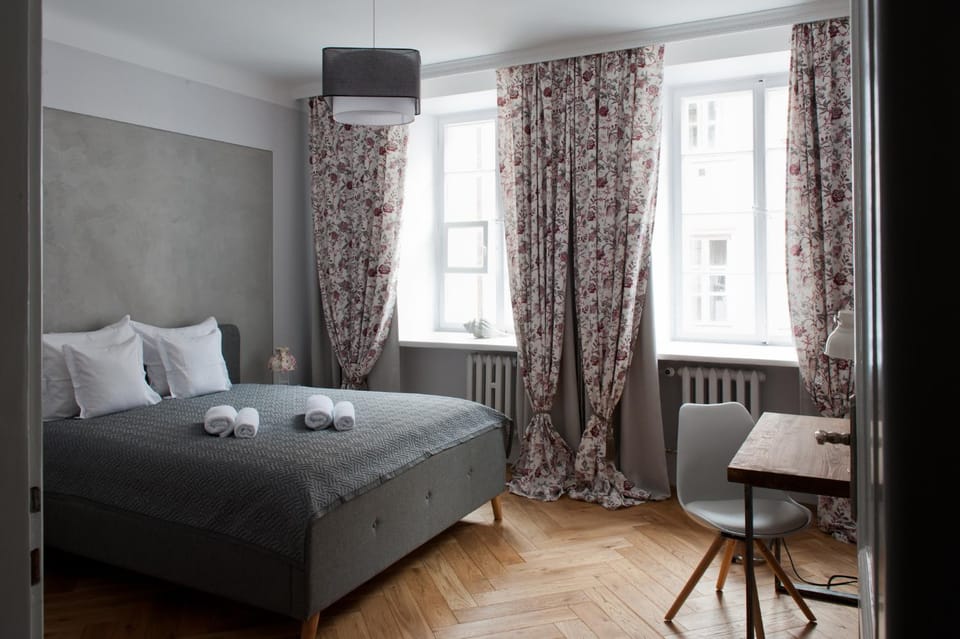 Day, Photo of the whole room, Bedroom