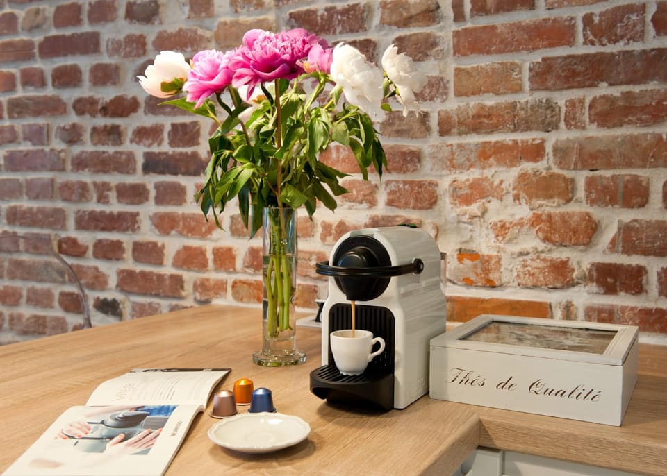 Coffee/tea facilities, Kitchen or kitchenette, Dining area