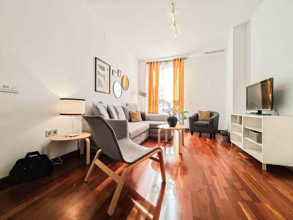 Communal lounge/ TV room, TV and multimedia, Living room, Seating area