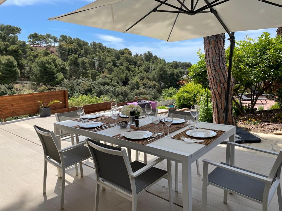 Patio, Restaurant/places to eat, Pool view, Sea view
