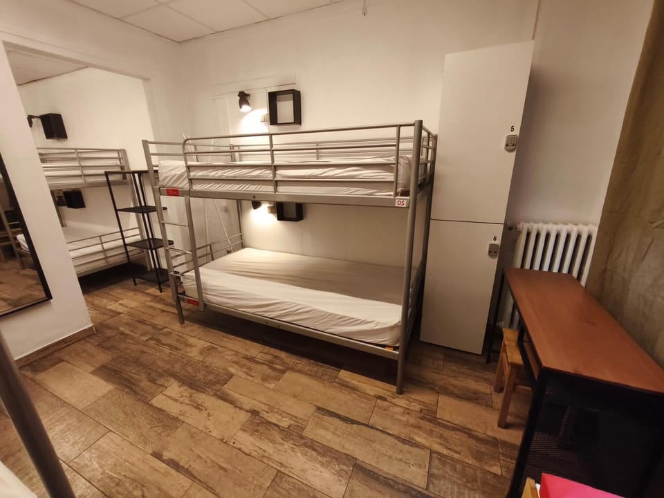 Photo of the whole room, Bedroom, bunk bed