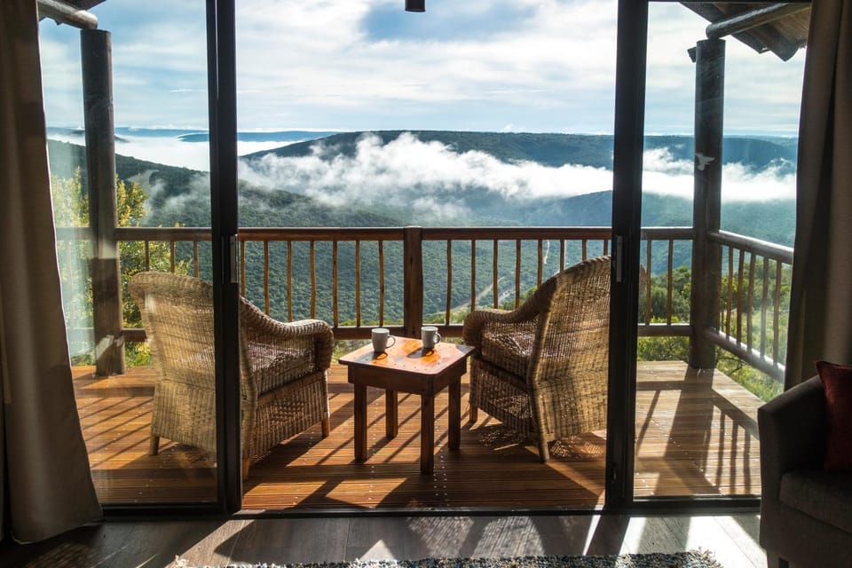 Patio, Balcony/Terrace, Seating area, Mountain view, River view, Sunrise