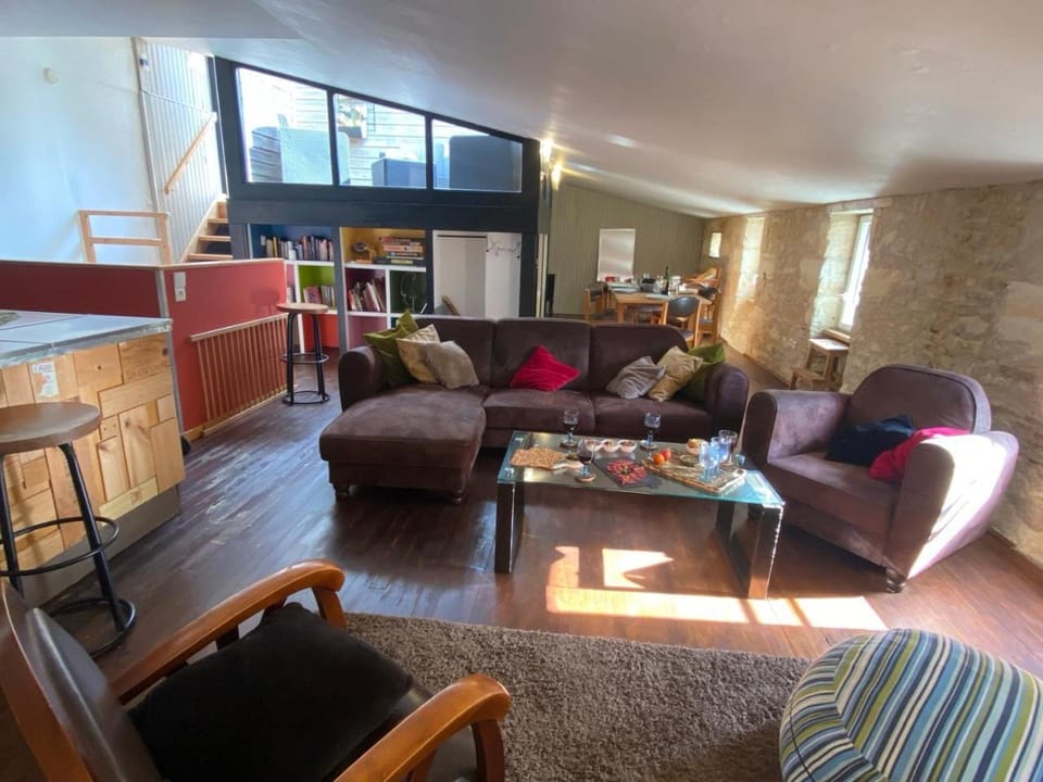 Patio, Communal lounge/ TV room, Balcony/Terrace, Living room, Banquet/Function facilities