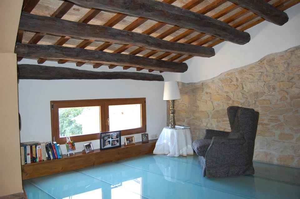 Day, Seating area