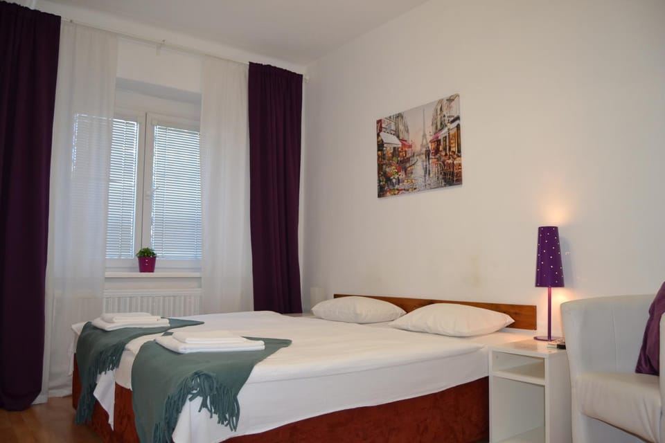 Pension Nika Bed and Breakfast in Prague