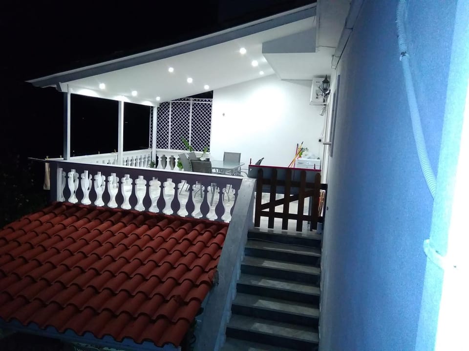 Balcony/Terrace, Garden view