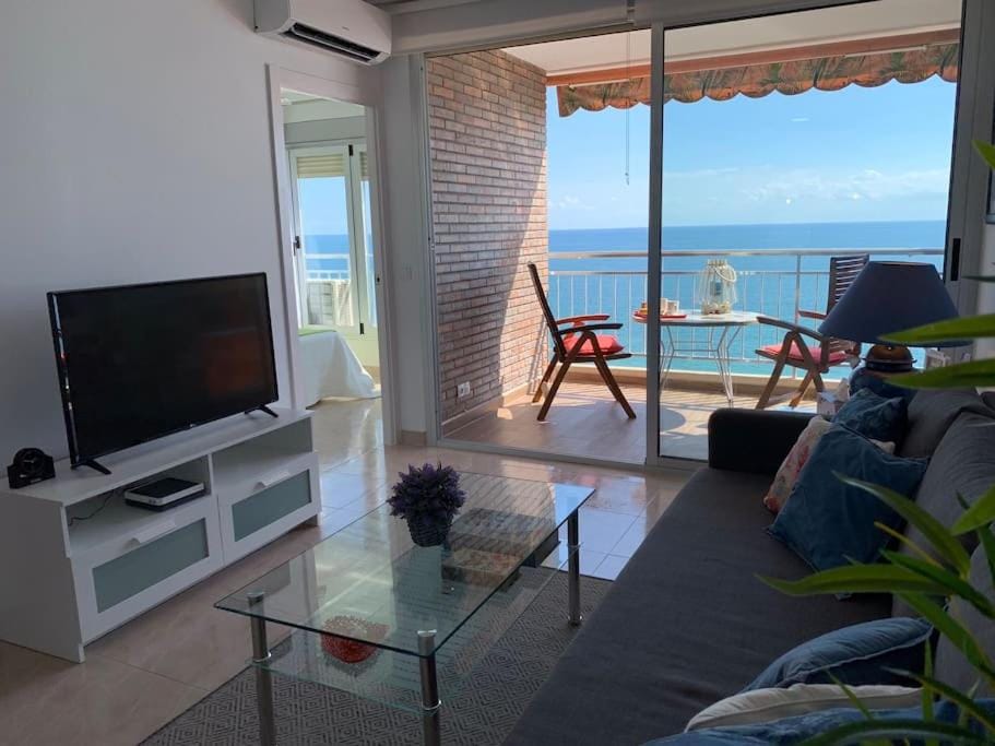 Apartamento con vistas al mar primera linea de playa del Postiguet Apartment in Alicante