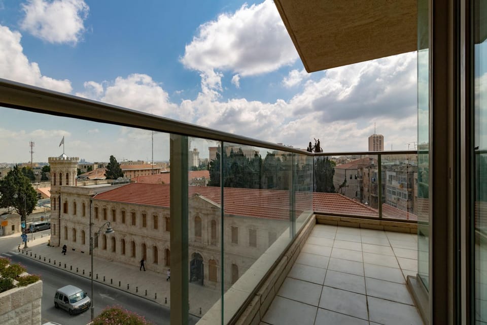 Enjoy Views of Jerusalem from Chic Flat Apartment in Jerusalem