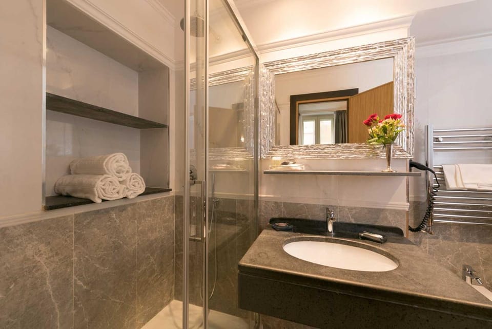 DK Suites Bed and Breakfast in Rome