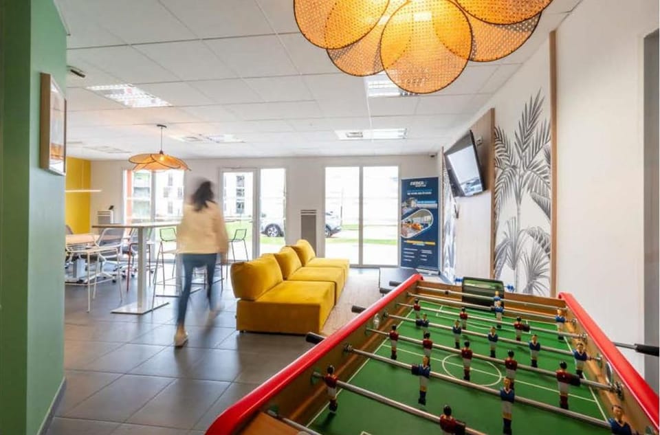 Communal lounge/ TV room