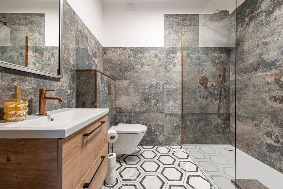 Shower, Toilet, Bathroom