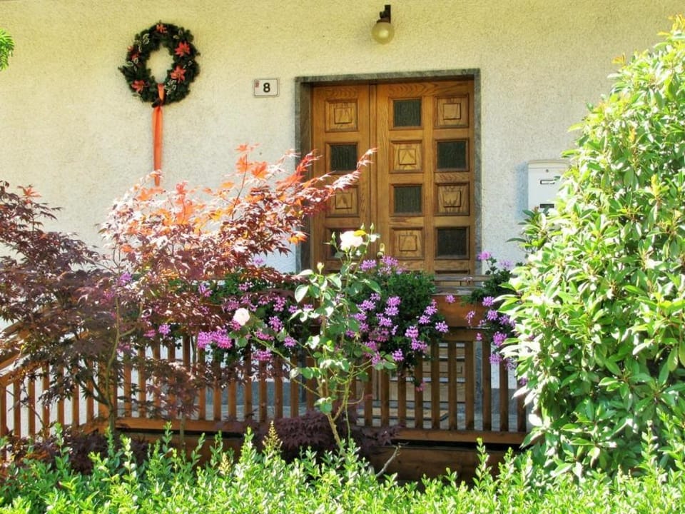 Facade/entrance, Day, Summer, Garden, Balcony/Terrace, Decorative detail, On site, Garden view