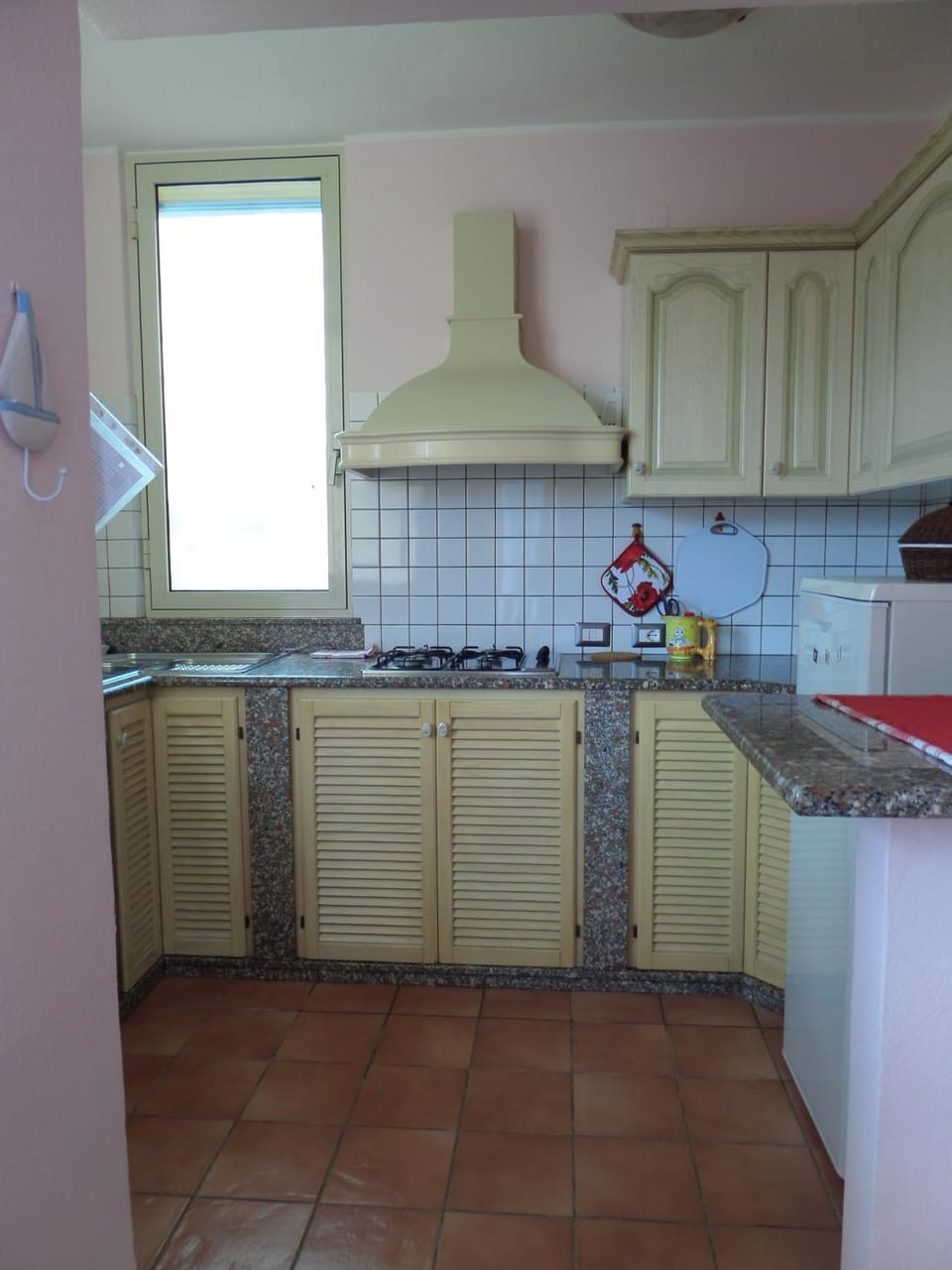 Kitchen or kitchenette, Communal kitchen