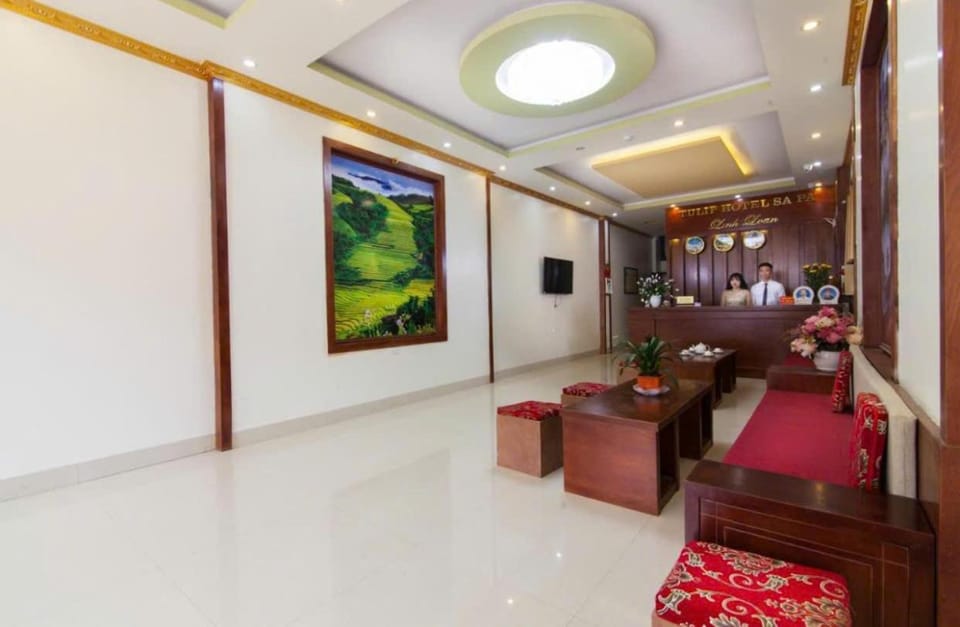 Communal lounge/ TV room, Lobby or reception