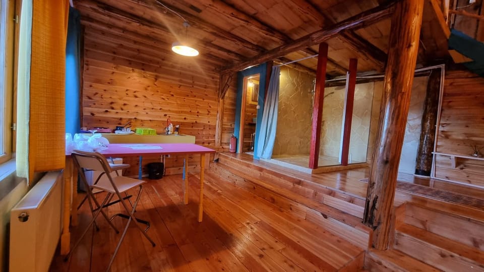 Harmonie Tree house Cotagges Chalet Predeal Trei Brazi Campground/ 
RV Resort in Prahova, Romania