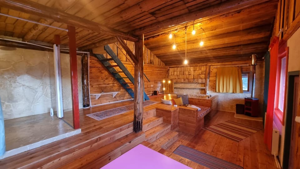 Harmonie Tree house Cotagges Chalet Predeal Trei Brazi Campground/ 
RV Resort in Prahova, Romania