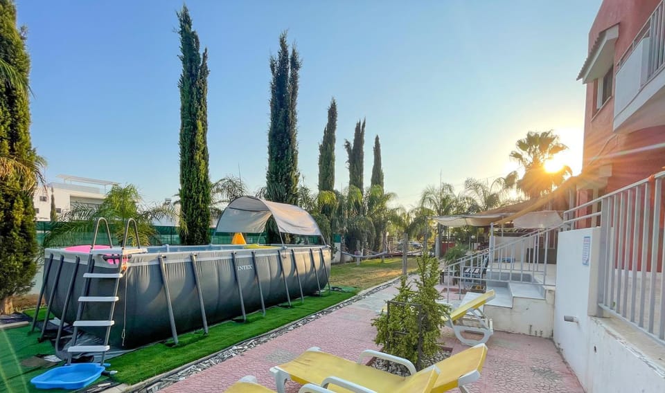 Garden, Swimming pool