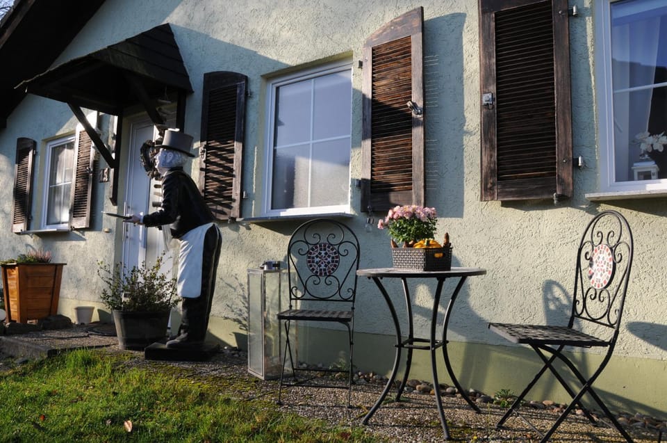 Patio, Facade/entrance