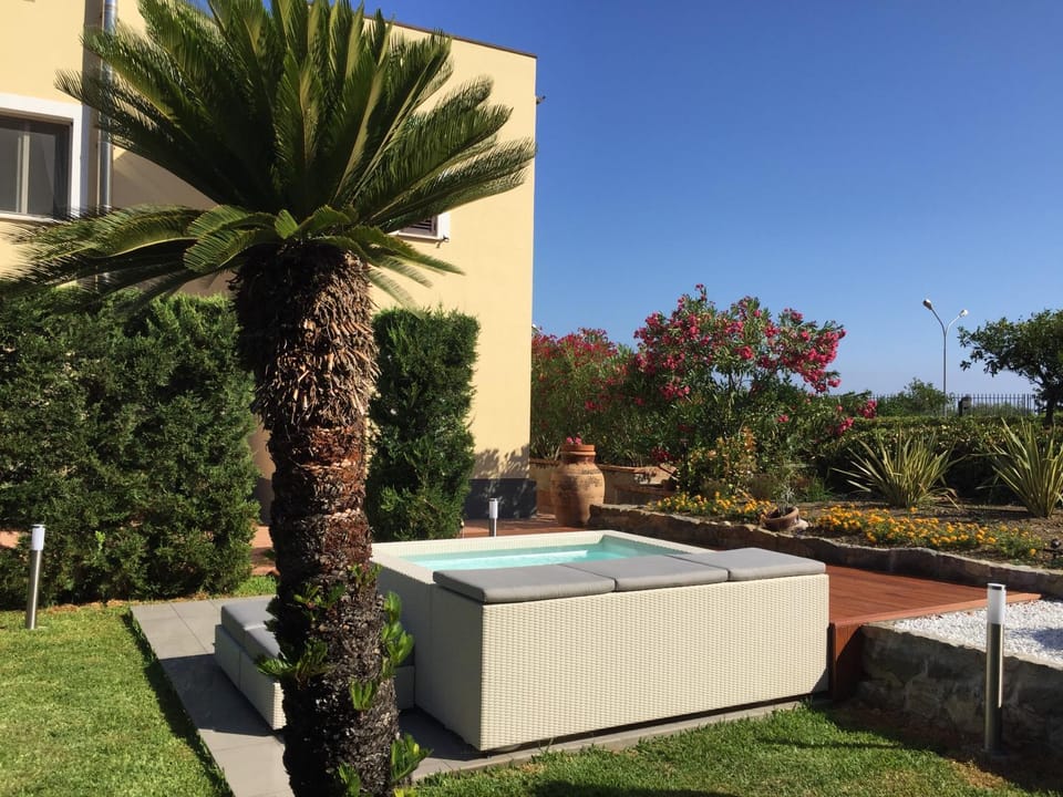 Bouganville B&B Bed and Breakfast in Cefalu