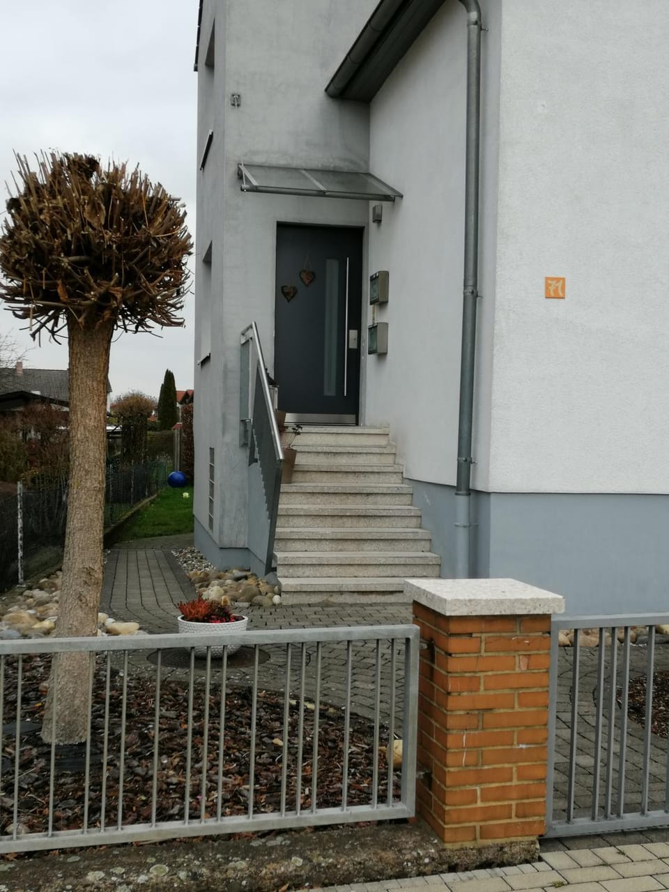Facade/entrance