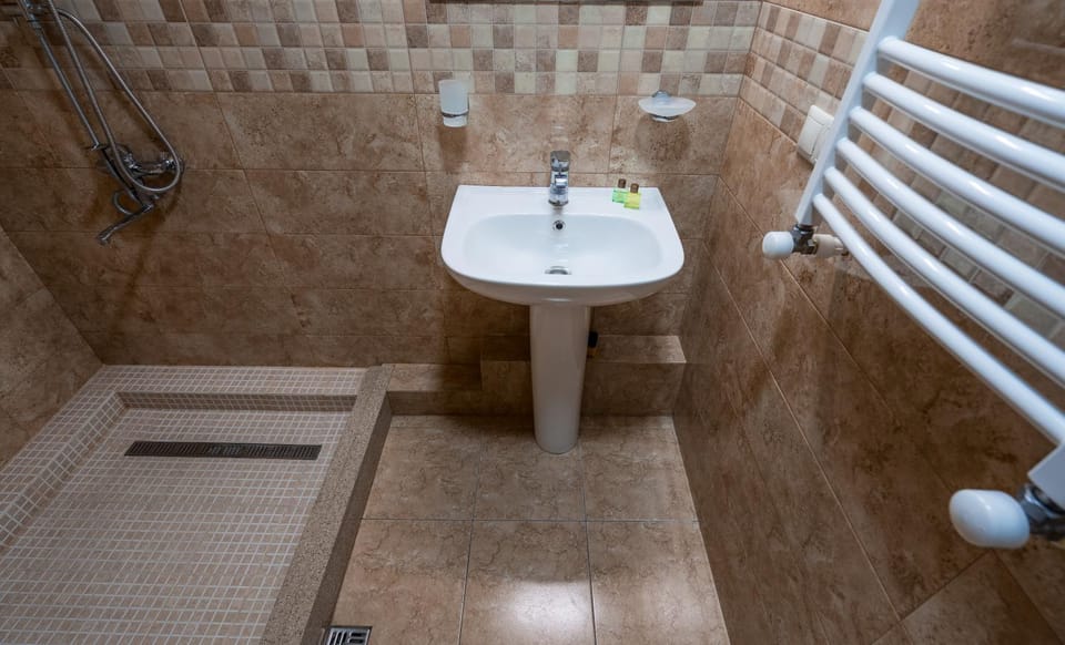 Green Apartment Apartment in Tbilisi, Georgia