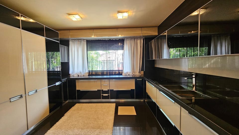 SIMPLE BUCHAREST SELF CHECk IN Vacation rental in Bucharest