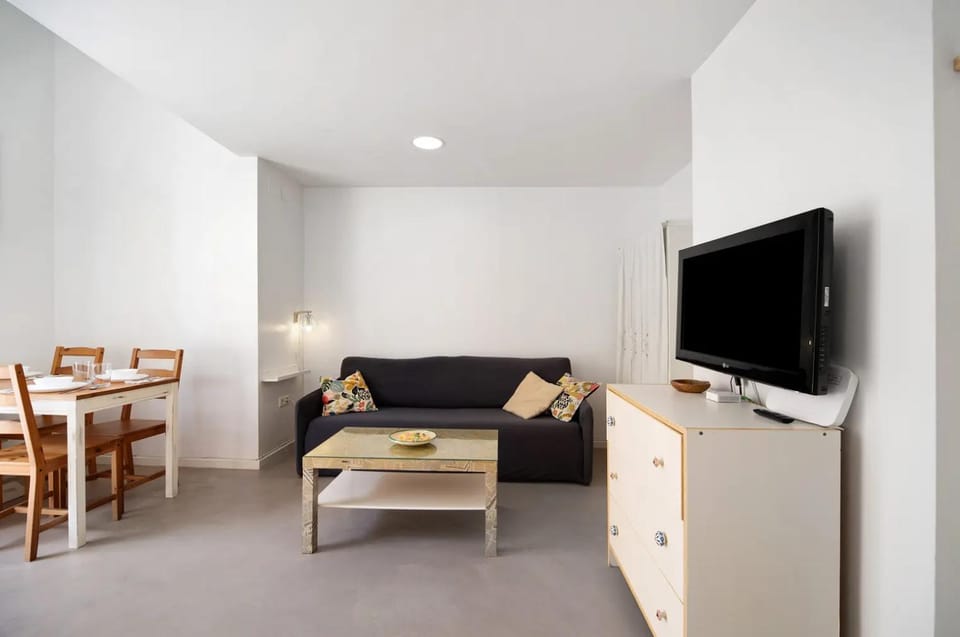 TV and multimedia, Living room, Dining area, internet