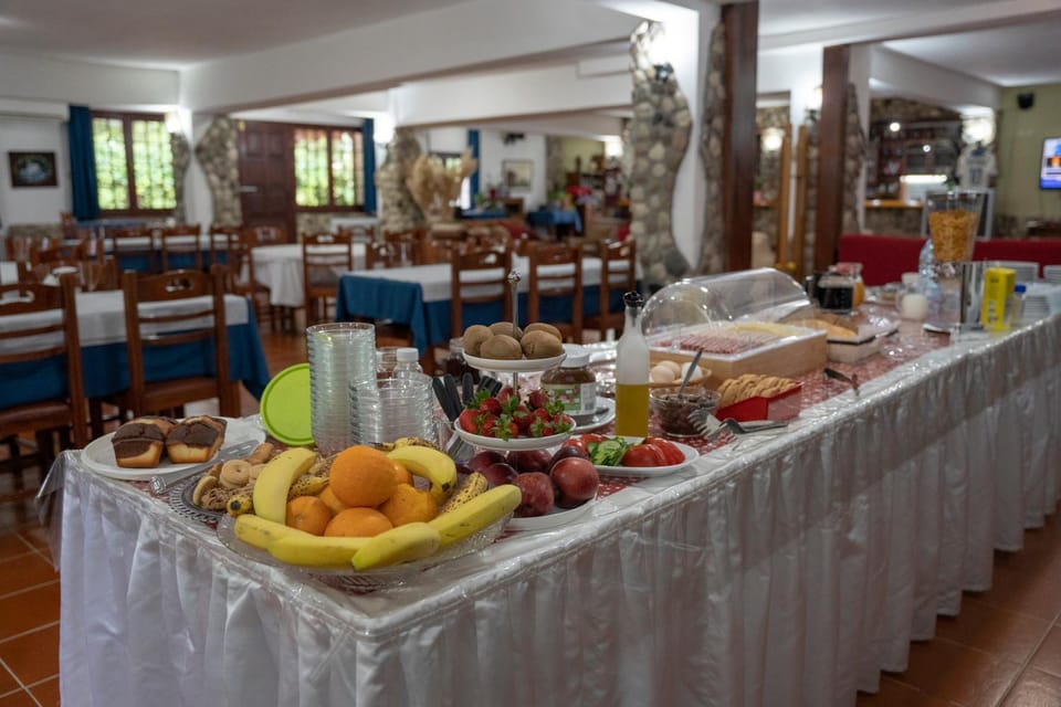 Communal lounge/ TV room, Breakfast
