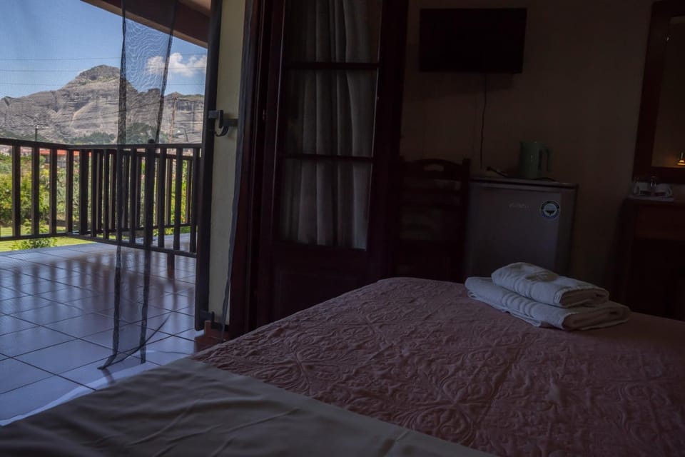 Bed, Natural landscape, View (from property/room), Balcony/Terrace, Photo of the whole room, Bedroom, Mountain view, towels