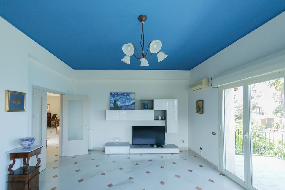 Library, TV and multimedia, Living room, Seating area, Dining area, Sea view