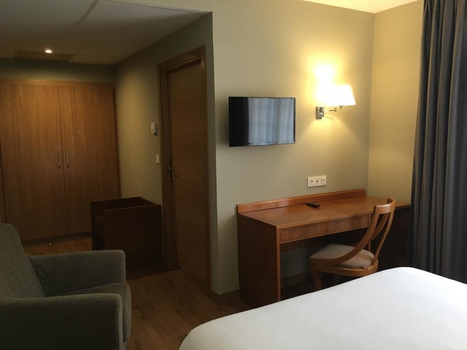 Bed, TV and multimedia