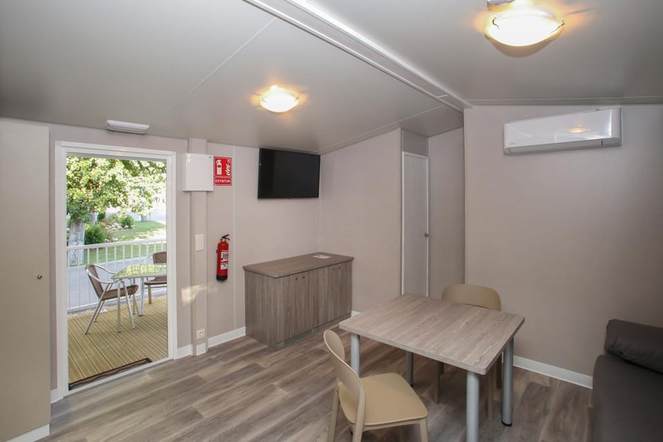 TV and multimedia, Dining area