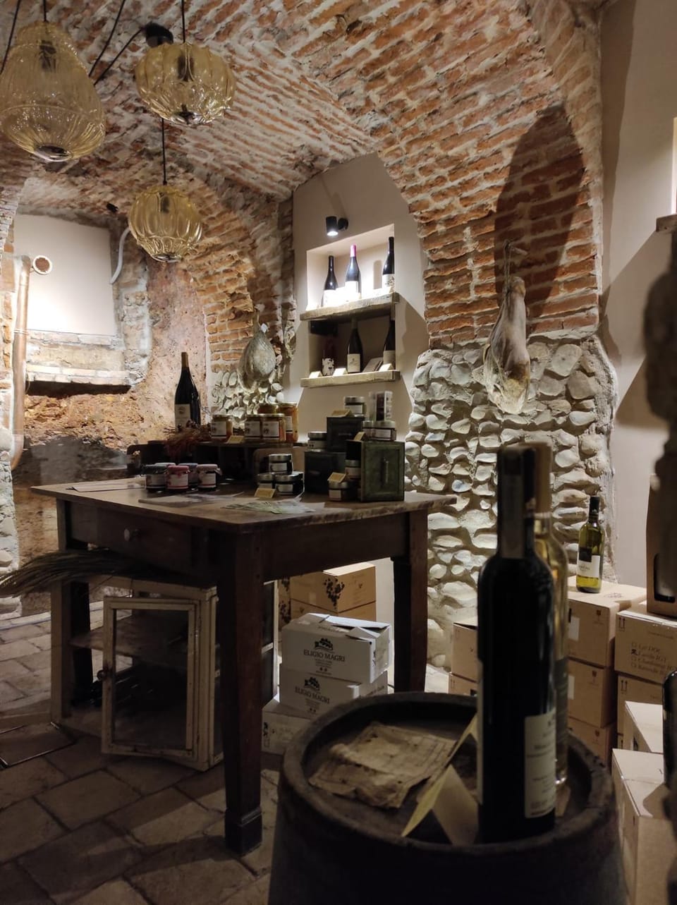 Restaurant/places to eat, Food and drinks