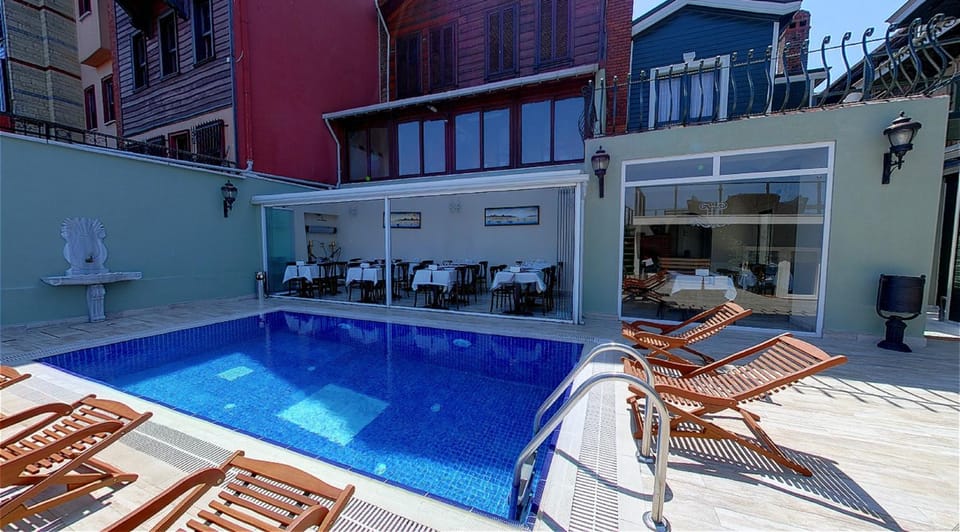 Facade/entrance, Swimming pool, Swimming pool