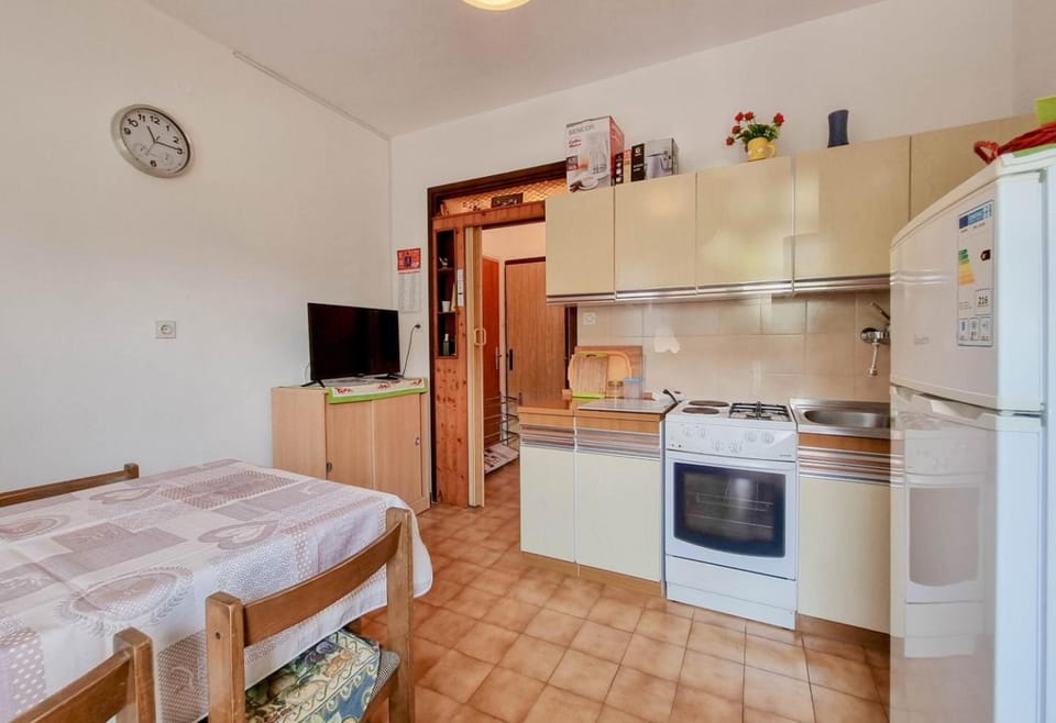 TV and multimedia, Kitchen or kitchenette