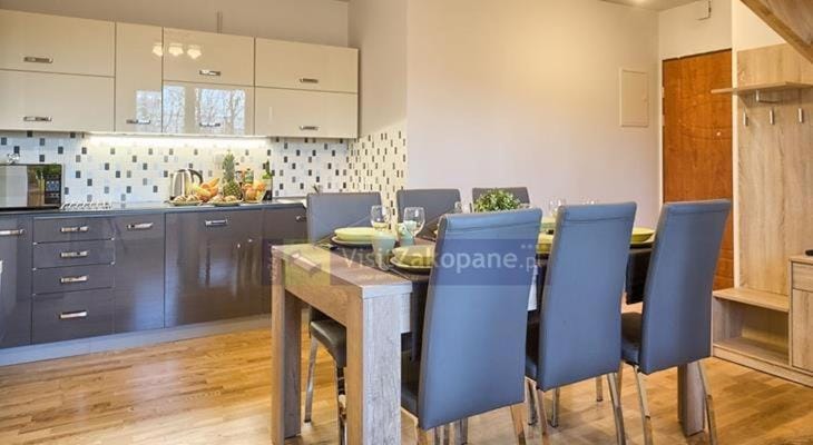 Kitchen or kitchenette, Dining area, minibar, stove