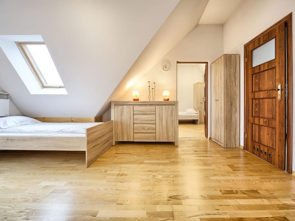 Bed, TV and multimedia, Balcony/Terrace, Living room, Photo of the whole room, Decorative detail, Seating area