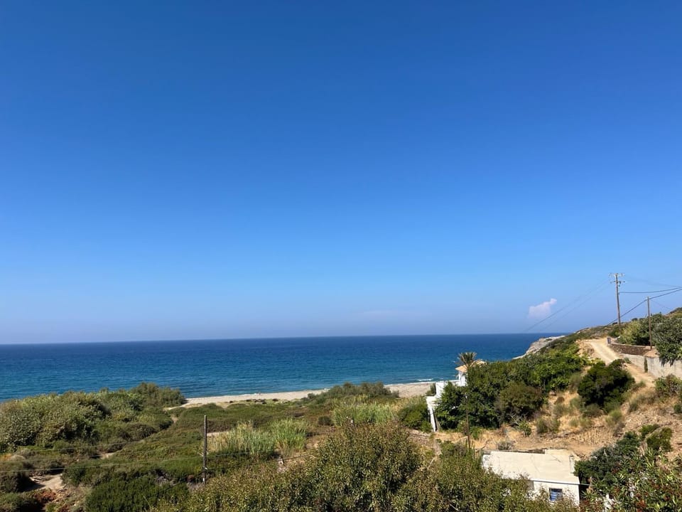 Kiparissi suit House in Icaria