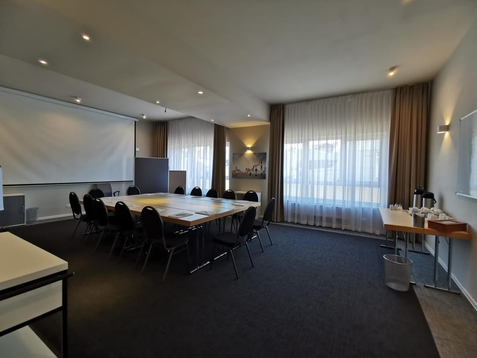 Meeting/conference room