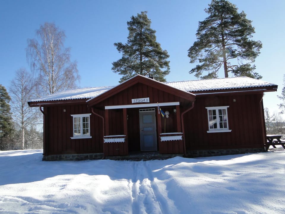 Property building, Day, Winter