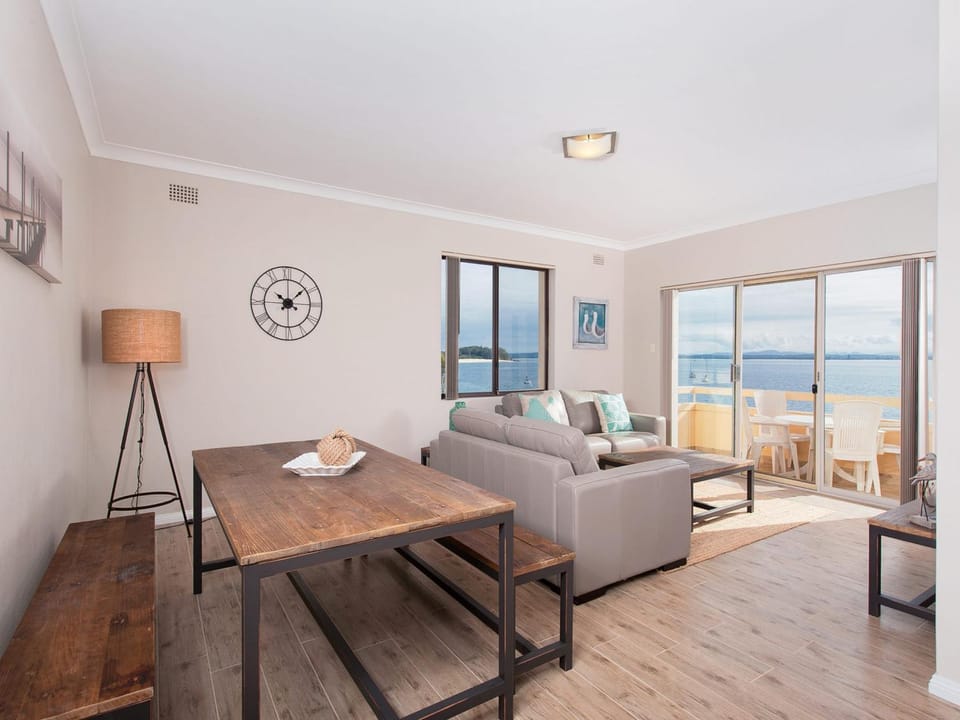 Bay Village Unit 6 47 Shoal Bay Road Apartment in Shoal Bay