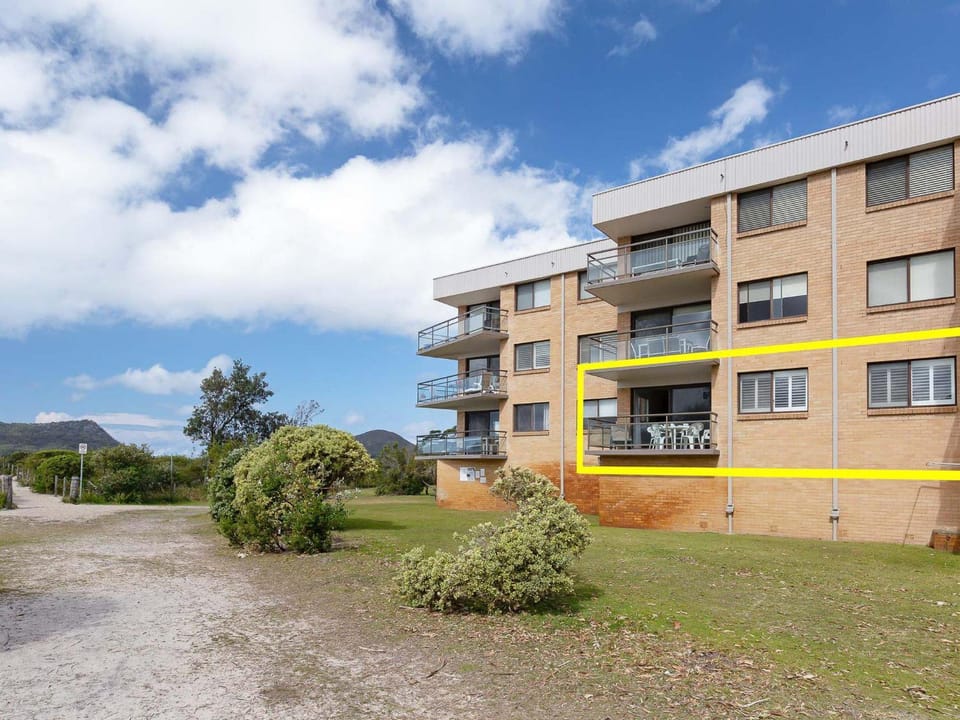 Intrepid 13 fantastic unit with stunning water views Apartment in Shoal Bay