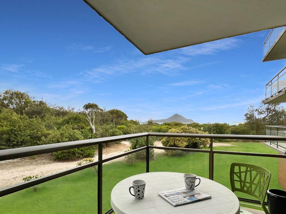 Foreshore Paradise Nelson Bay Apartment in Shoal Bay